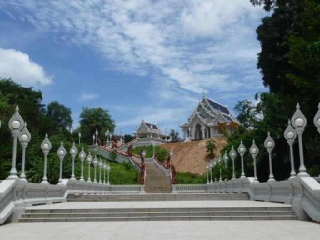 Klong Muang Inn Ban Ko Kwang Extérieur photo